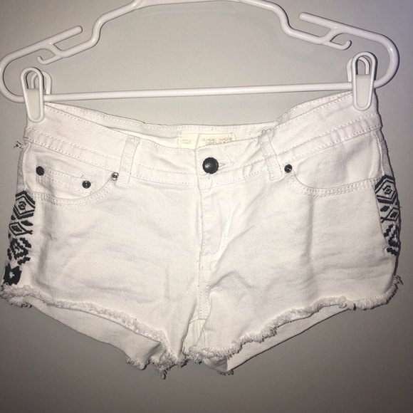 White denim shorts - Picture 1 of 6